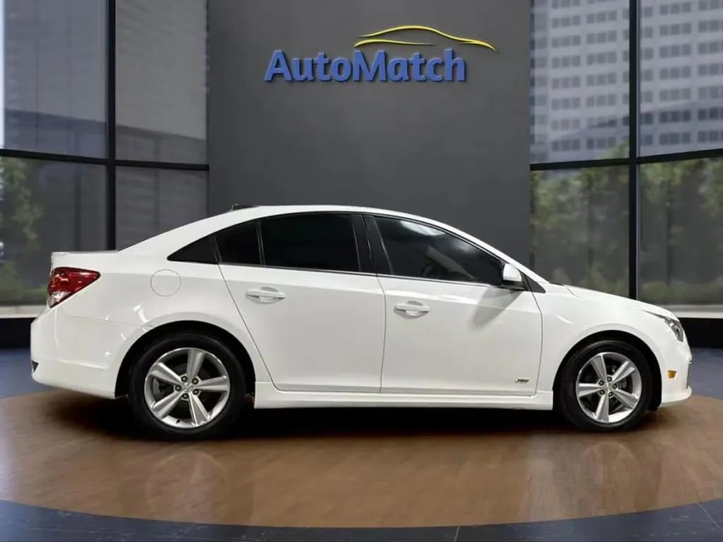 Used 2015 Chevrolet Cruze LT w/ Sun, Sound and Sport Package image 10
