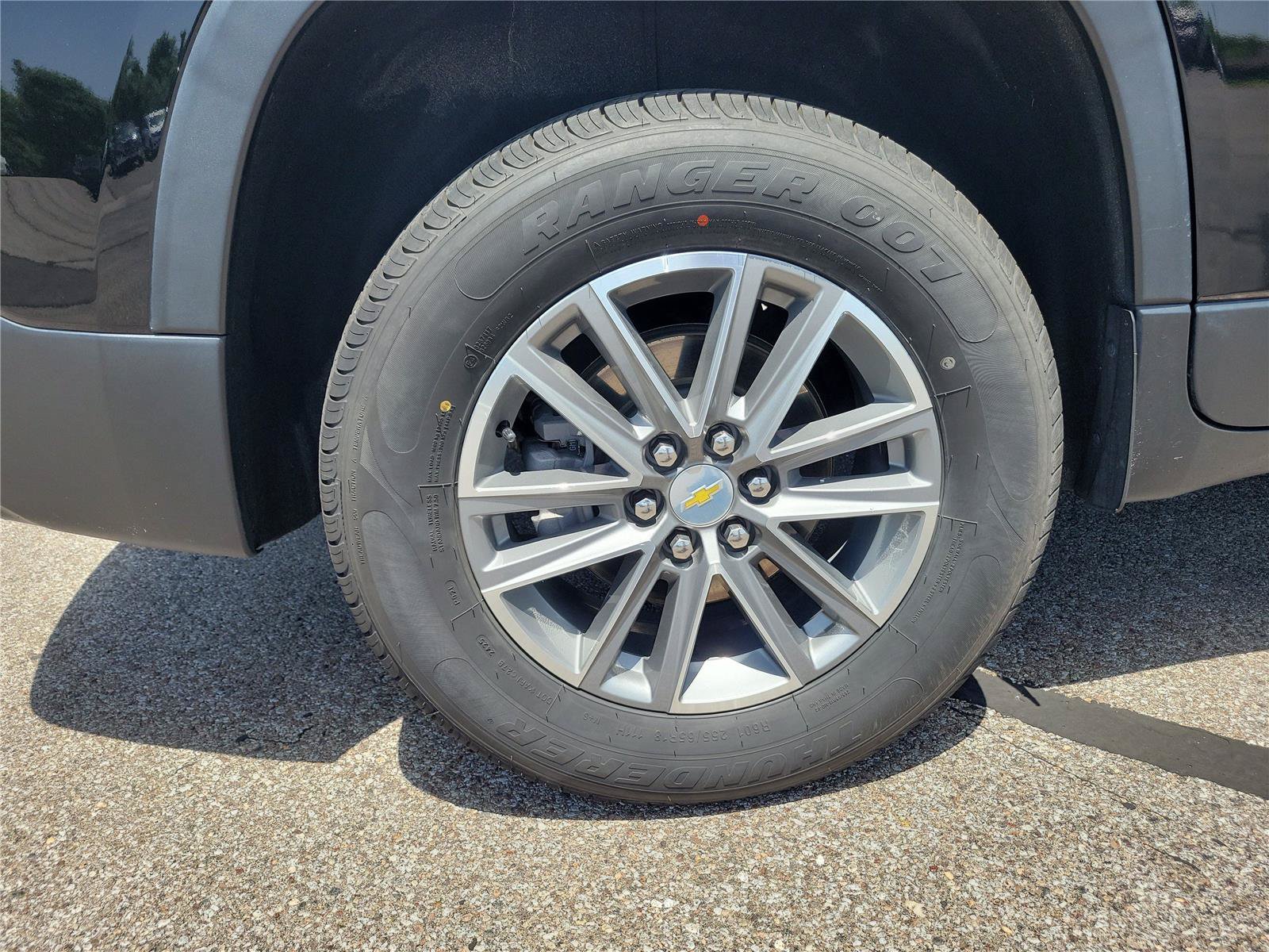 Used 2022 Chevrolet Traverse LT FWD image 6