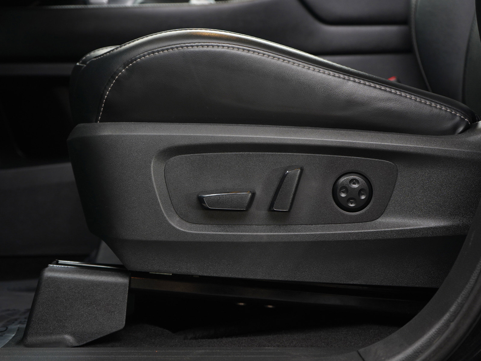 Used 2023 INFINITI QX60 Luxe image 24