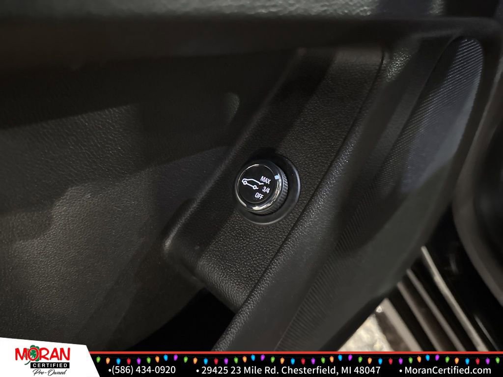 Used 2018 Chevrolet Traverse LT image 11