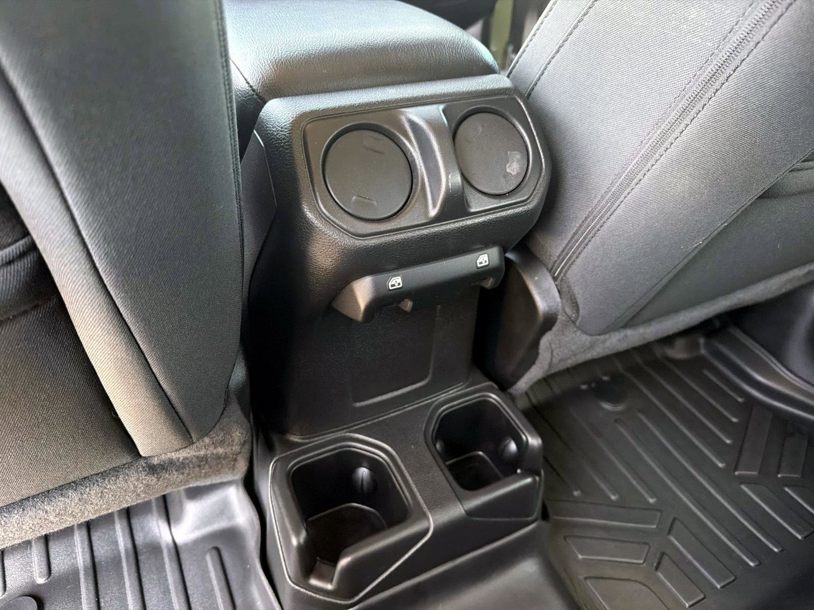 Used 2022 Jeep Wrangler Unlimited Sport image 15