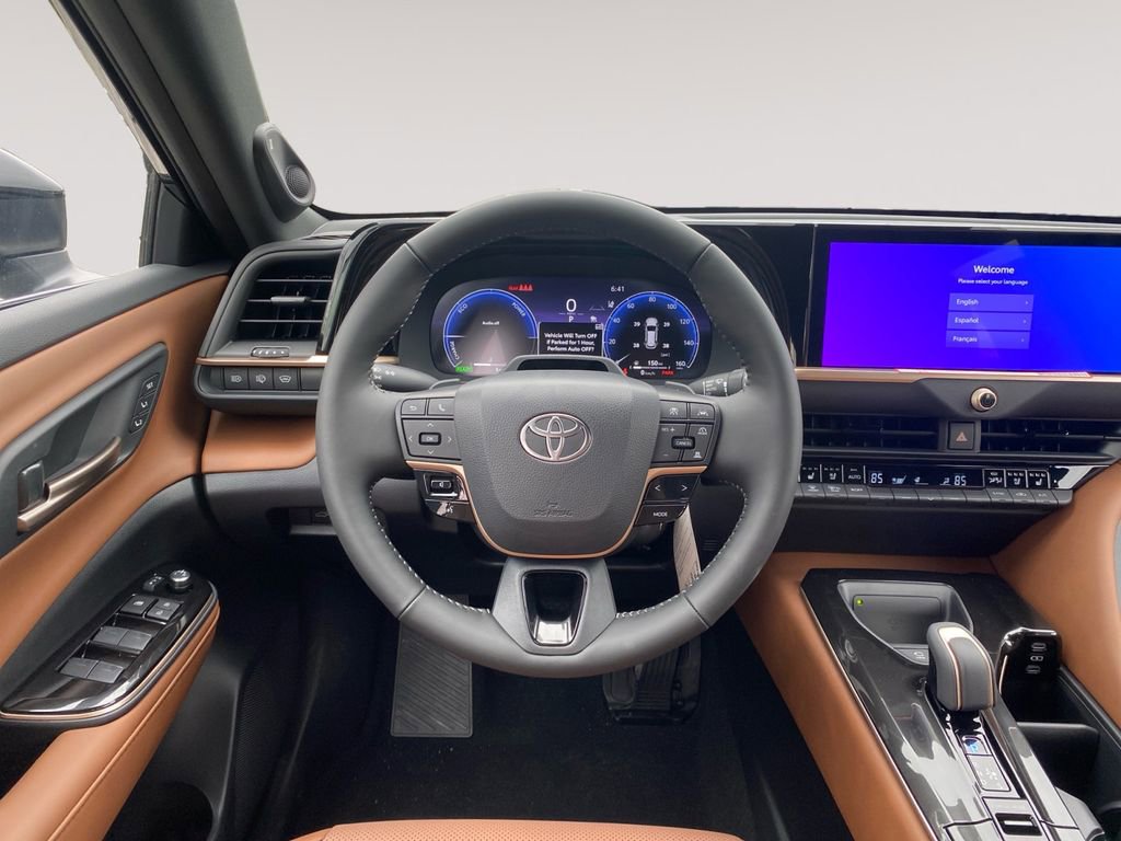 Used 2025 Toyota Crown Signia image 12