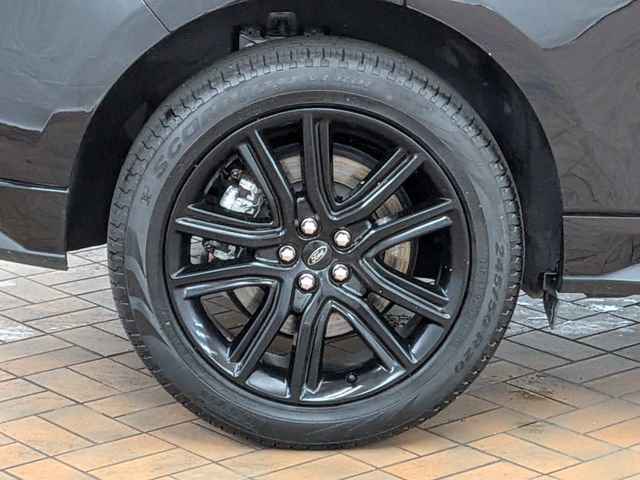 Used 2024 Ford Edge ST-Line w/ Class II Trailer Tow Package AWD/4WD image 9