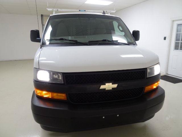 Used 2019 Chevrolet Express 3500 w/ Driver Convenience Package RWD image 9