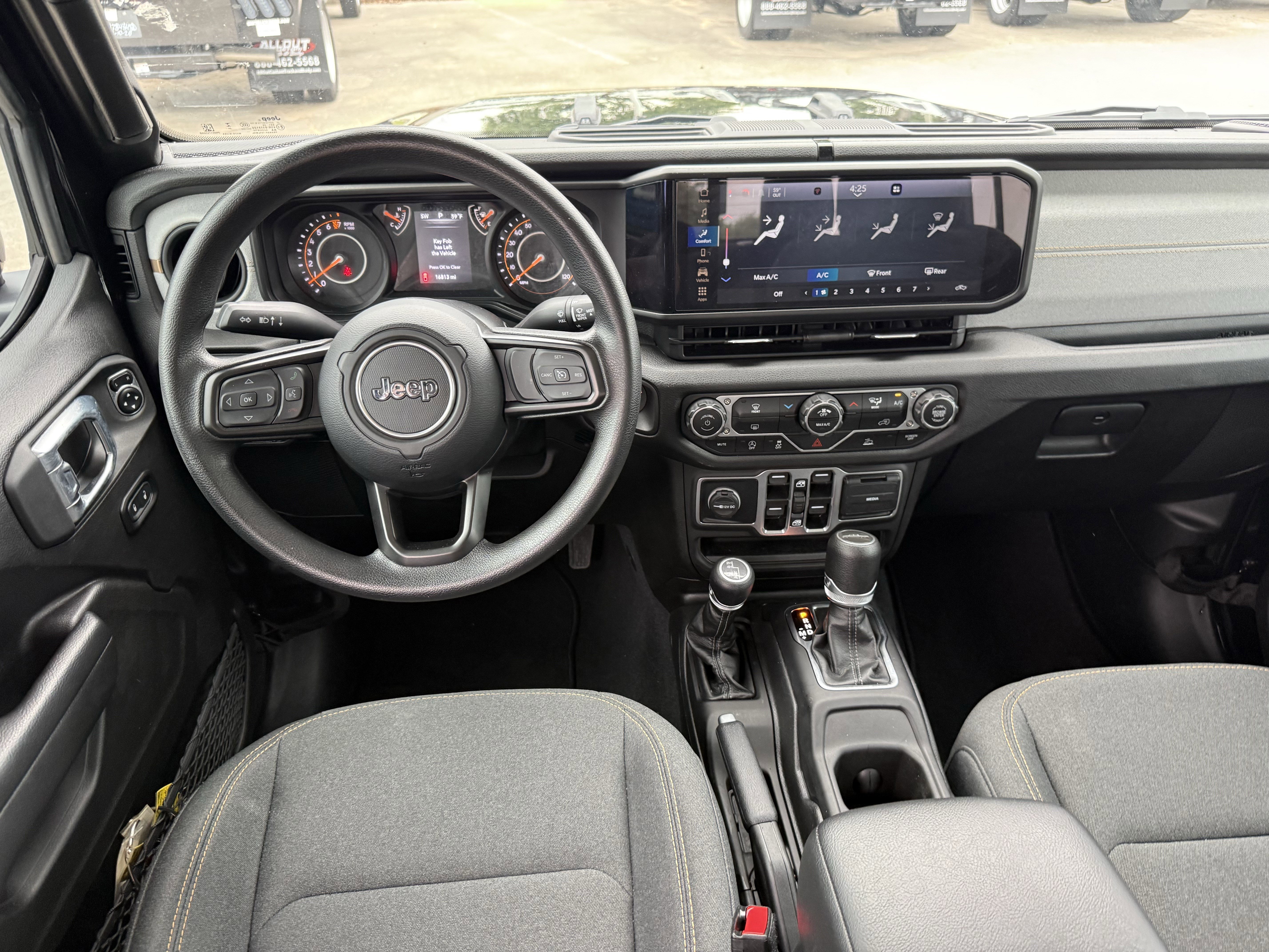 Used 2025 Jeep Gladiator Sport AWD/4WD image 15