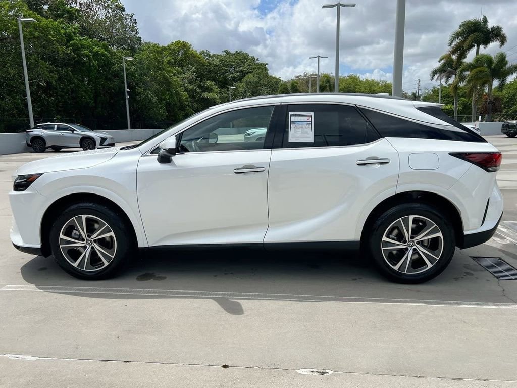 Certified 2025 Lexus RX 350 Premium w/ Accessory Package (Z1) image 4