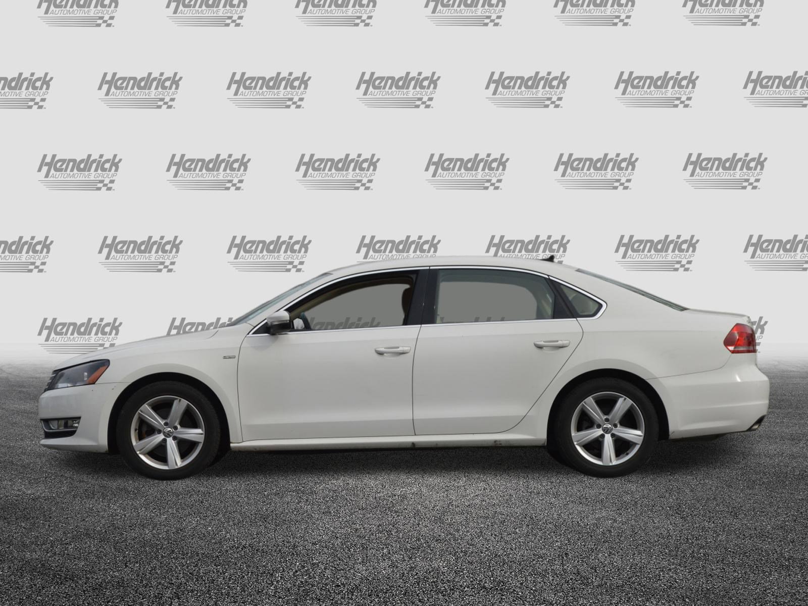 Used 2015 Volkswagen Passat 1.8T Limited Edition image 7