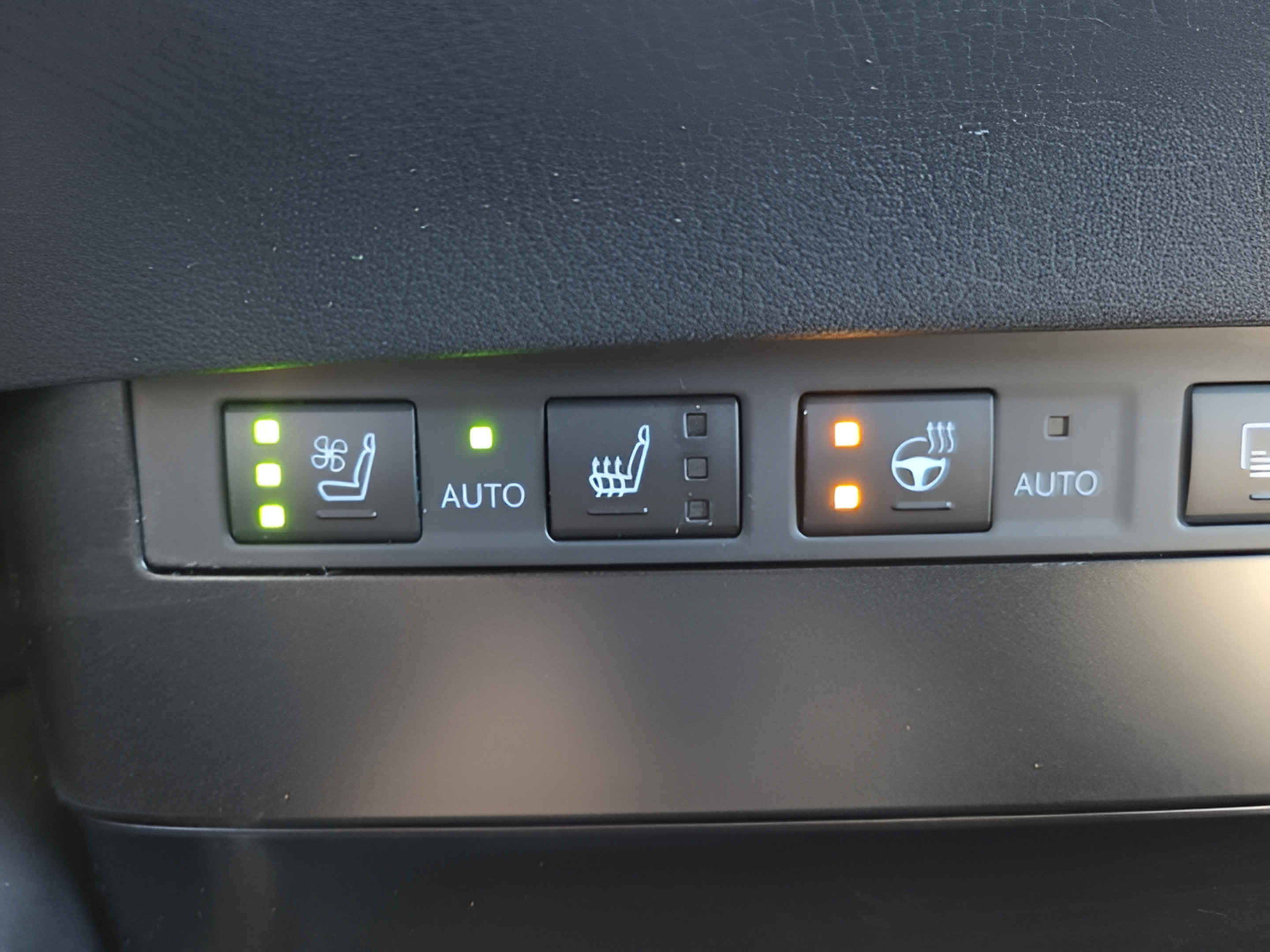 Used 2024 Lexus ES 350 F Sport w/ Accessory Package (Z2) FWD image 25