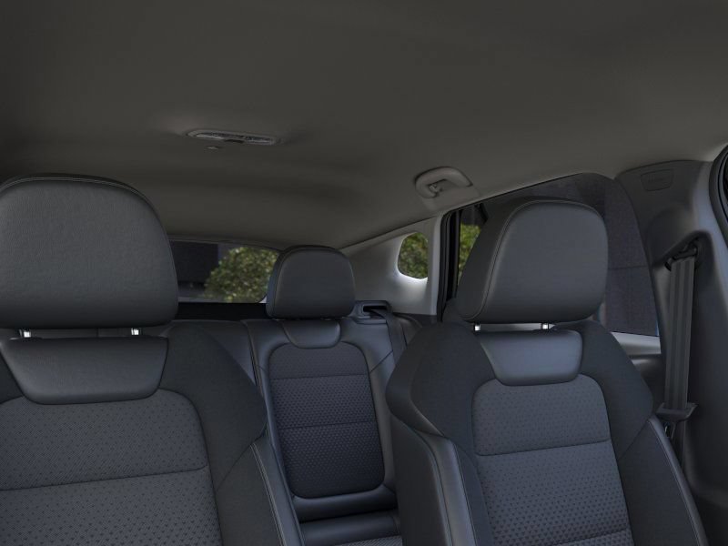 Used 2025 Chevrolet Trax LT w/ LT Convenience Package FWD image 24