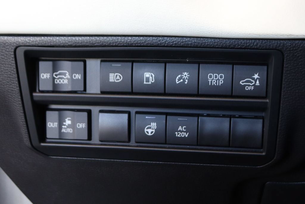 Used 2024 Toyota Sequoia Capstone AWD/4WD image 25