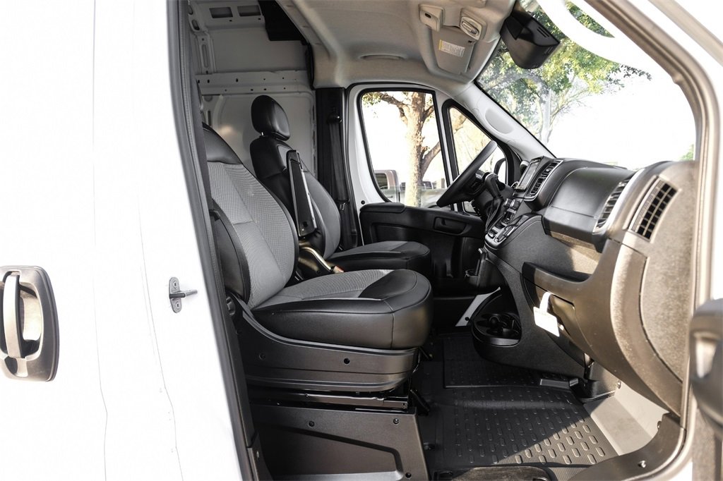 Used 2024 RAM ProMaster 2500 w/ Quick Order Package 22G SLT image 31