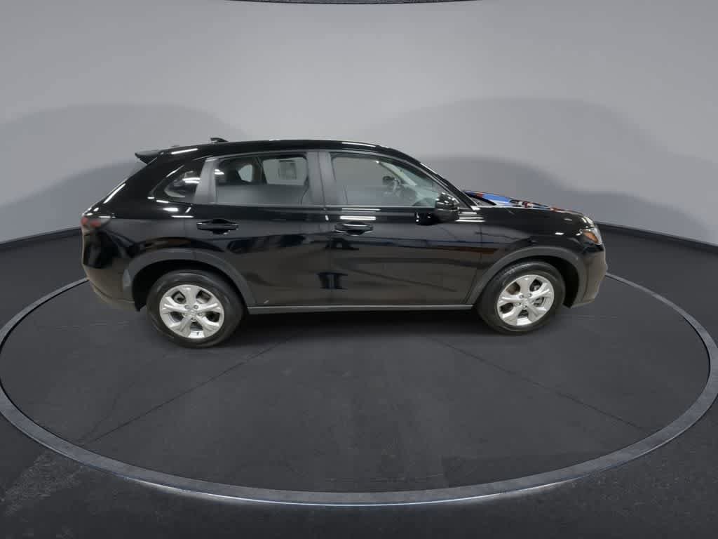Used 2023 Honda HR-V LX image 9