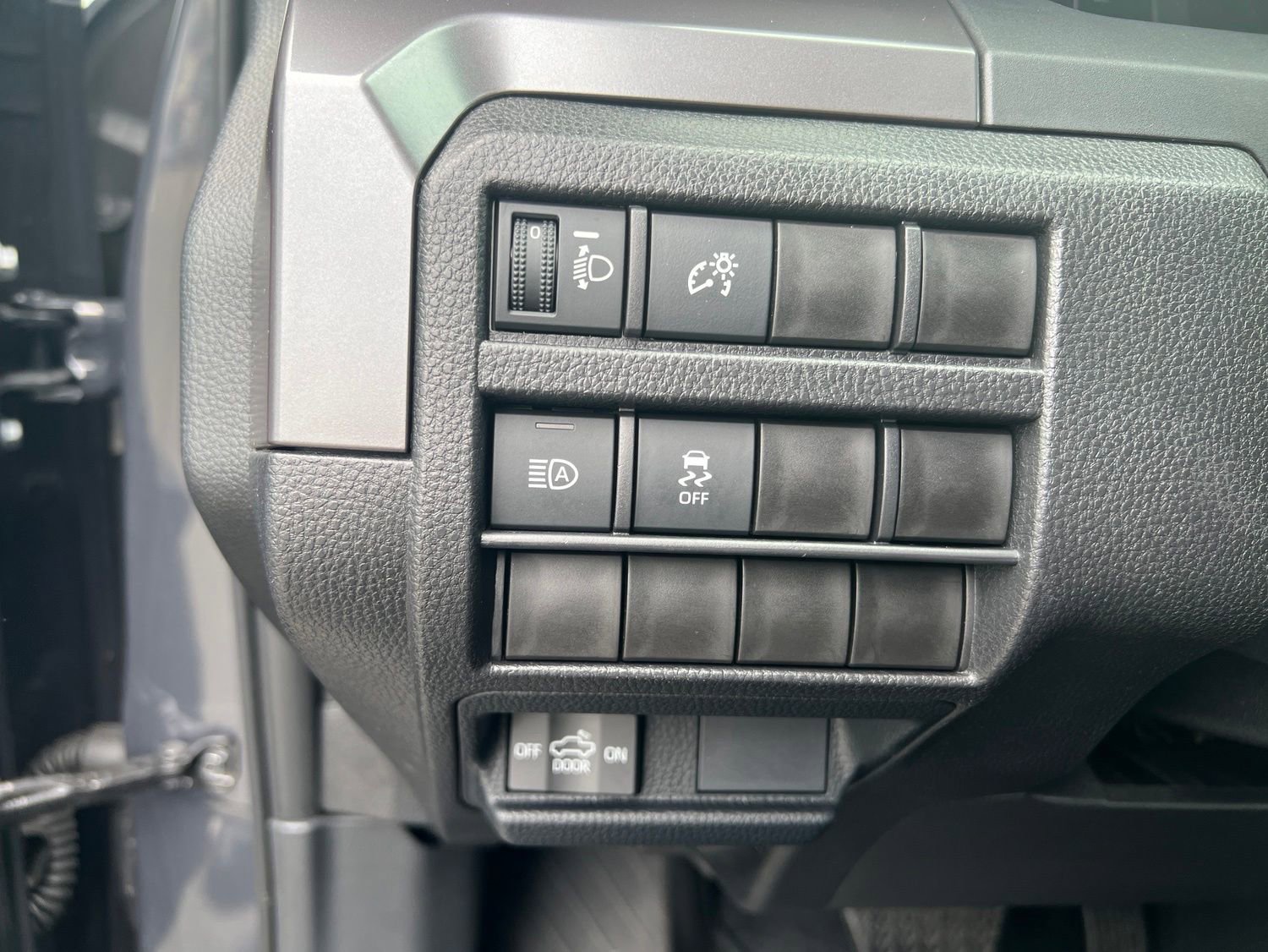 Used 2025 Toyota Tacoma SR5 AWD/4WD image 20