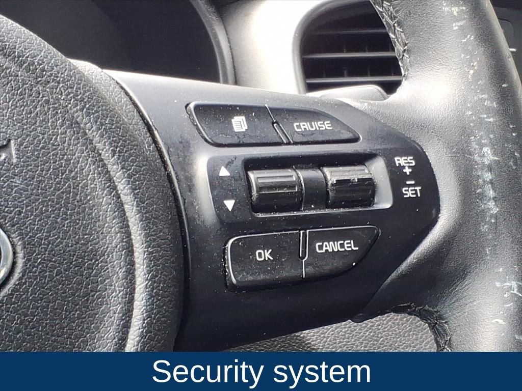 Used 2017 Kia Sorento LX w/ LX Convenience Package image 12