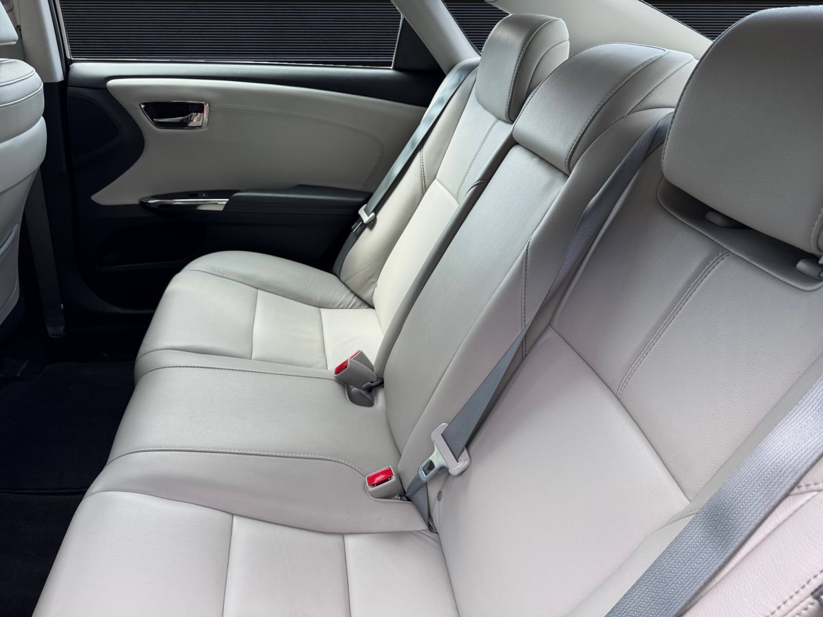 Used 2018 Toyota Avalon XLE Premium w/ Carpet Mat Package FWD image 15