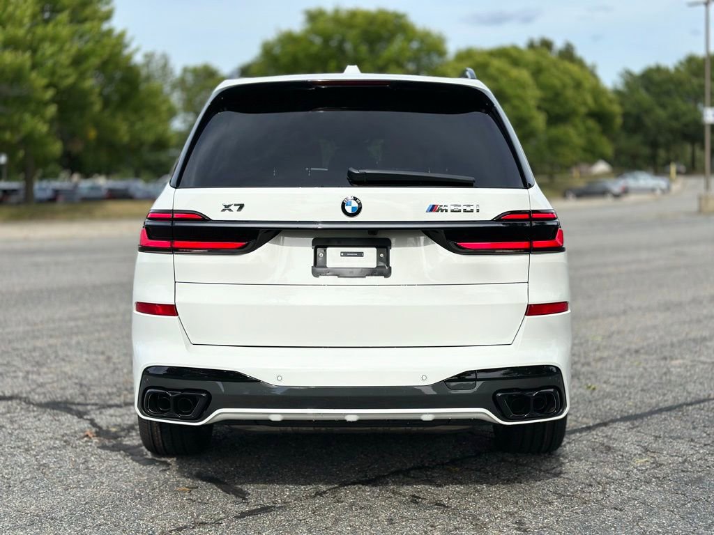 New 2026 BMW X7 M60i image 3