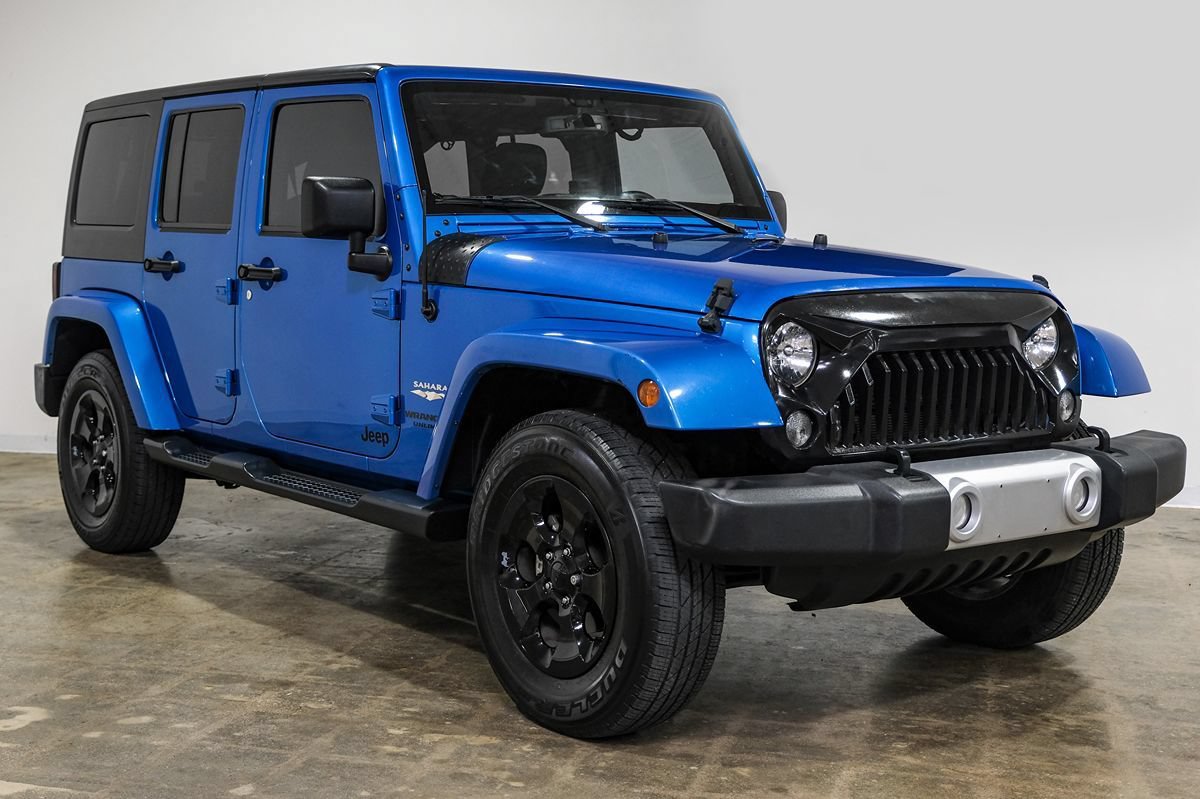 Used 2015 Jeep Wrangler Unlimited Sahara w/ Connectivity Group AWD/4WD image 8