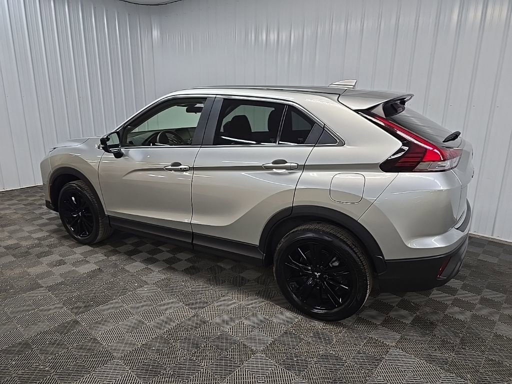 Used 2024 Mitsubishi Eclipse Cross LE AWD/4WD image 4
