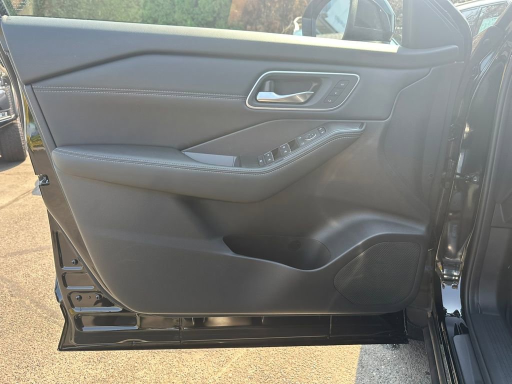 New 2026 Nissan Rogue Platinum w/ Platinum Premium Package image 13