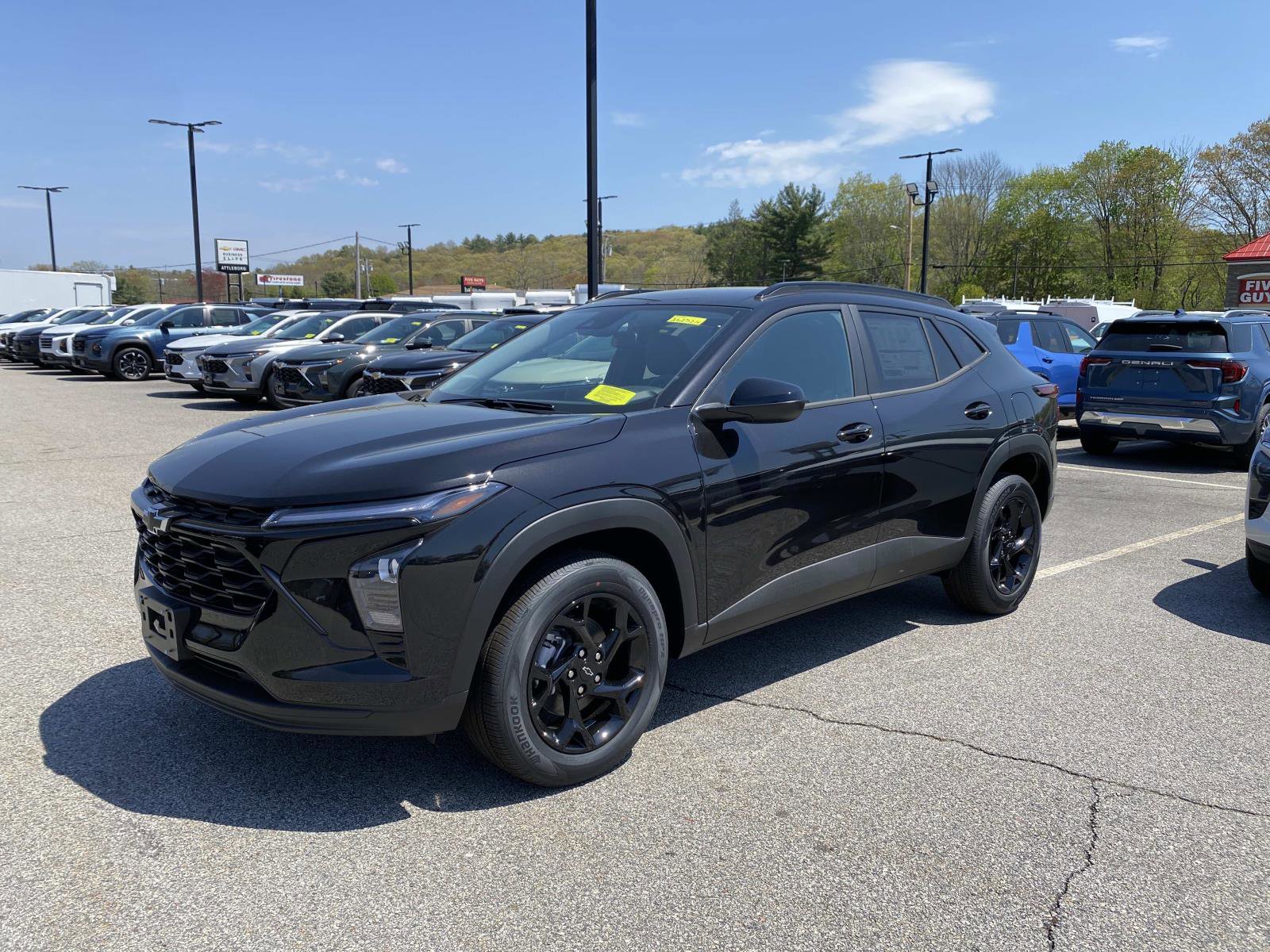 New 2026 Chevrolet Trax LT FWD image 1