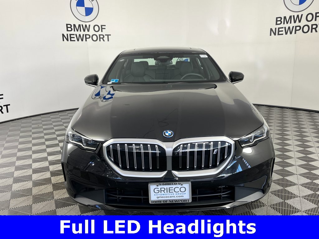 Used 2025 BMW i5 xDrive40 w/ Premium Package image 5