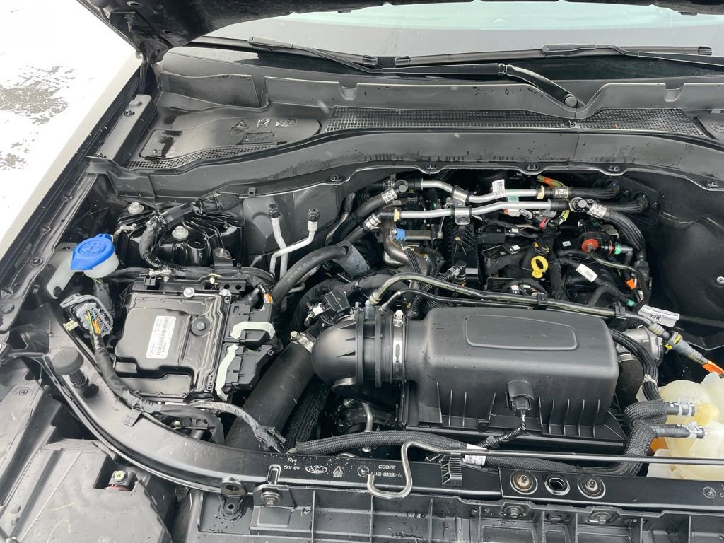 Used 2023 Ford Explorer XLT w/ Equipment Group 202A AWD/4WD image 42