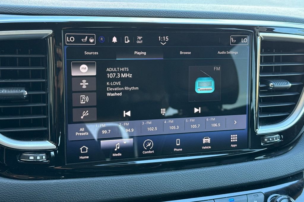 Used 2023 Chrysler Pacifica Touring-L image 29