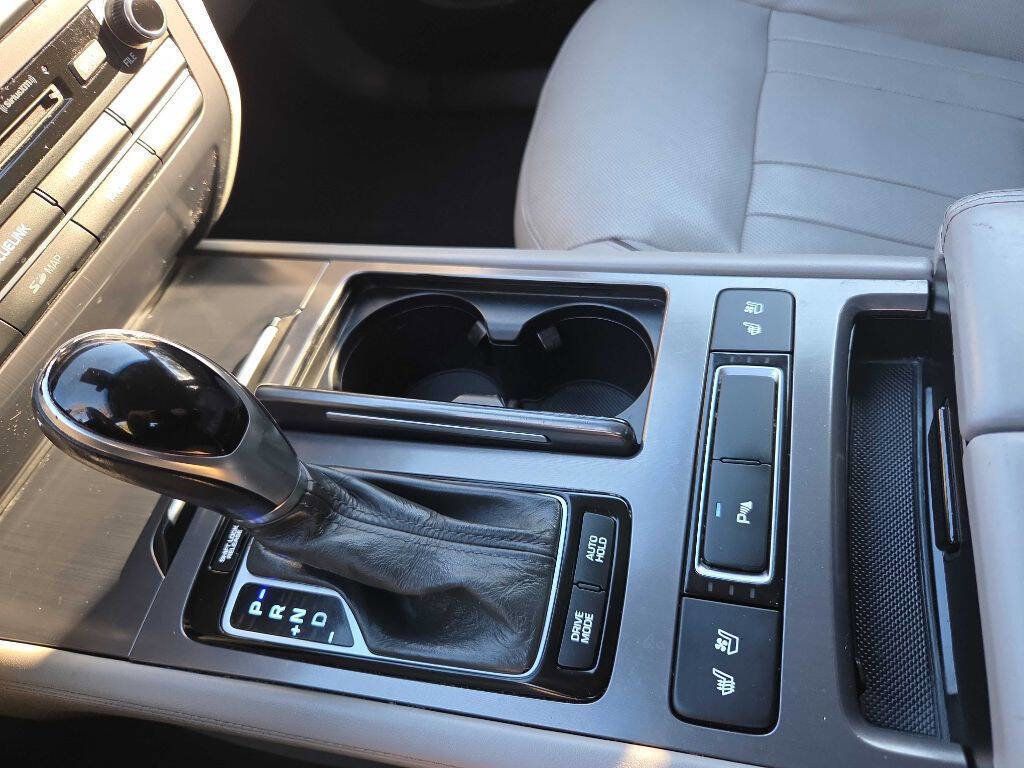 Used 2015 Hyundai Genesis 3.8 w/ Option Group 03 image 35