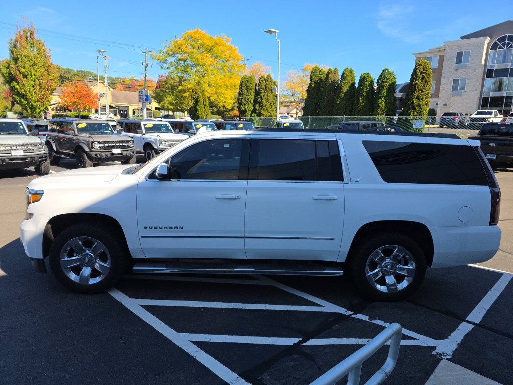 Used 2018 Chevrolet Suburban LT w/ LT Signature Package AWD/4WD image 7