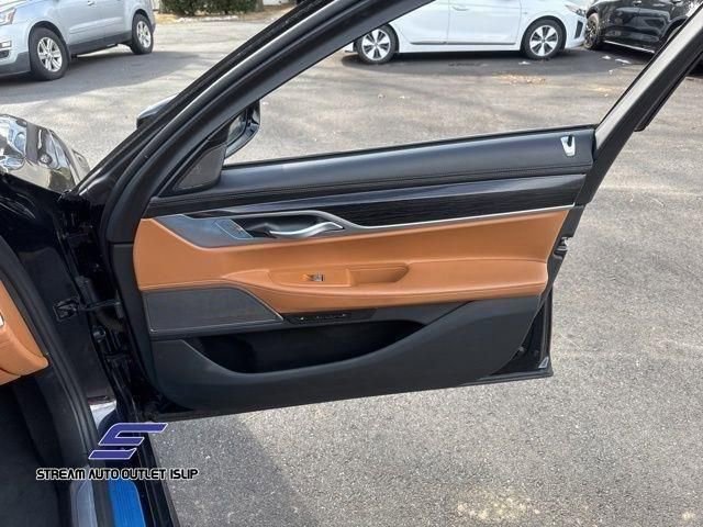 Used 2022 BMW 750i xDrive w/ Executive Package AWD/4WD image 15