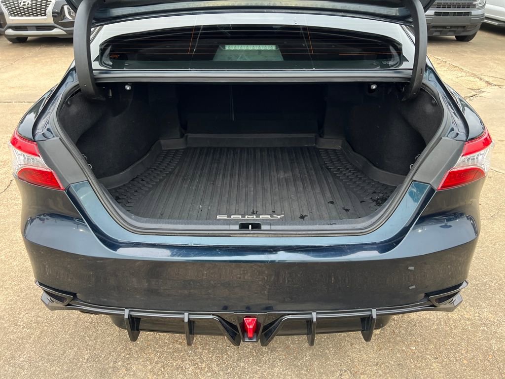 Used 2020 Toyota Camry XLE image 14