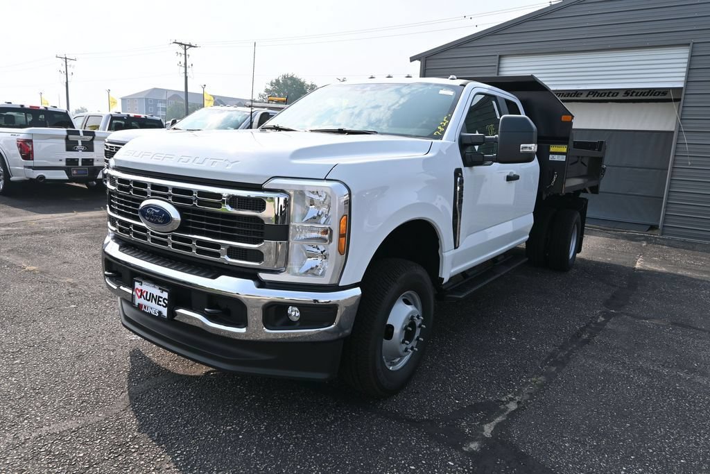 New 2025 Ford F350 XL w/ XL Chrome Package AWD/4WD image 2