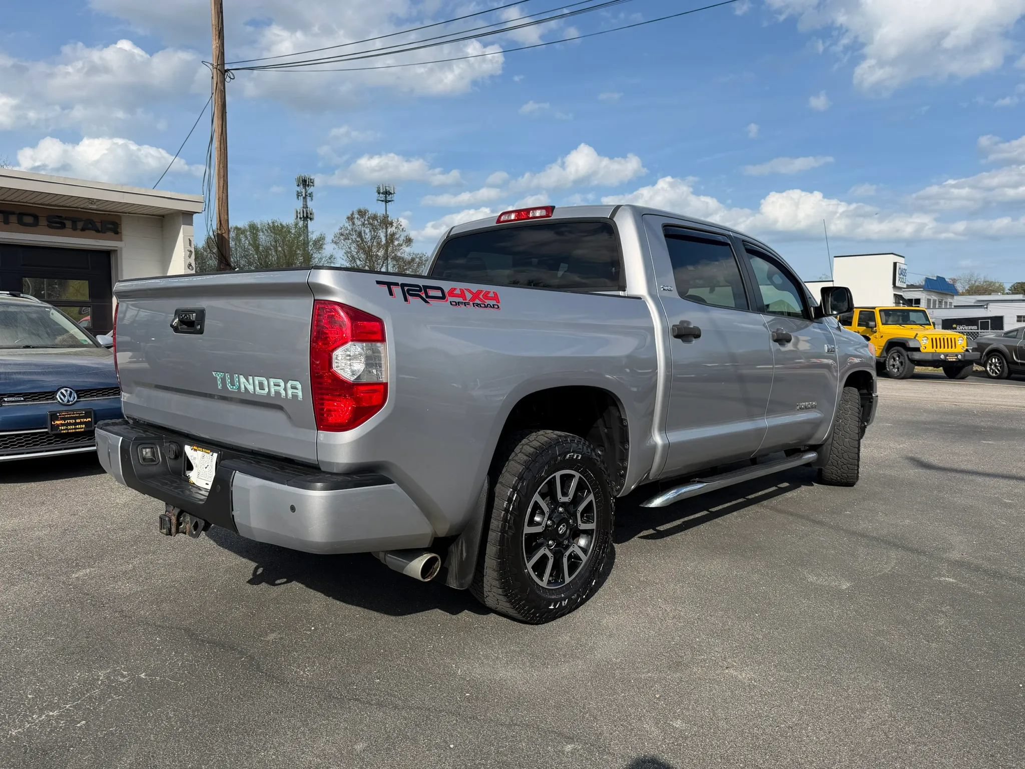 Used 2016 Toyota Tundra SR5 w/ TRD Off Road Package AWD/4WD image 3