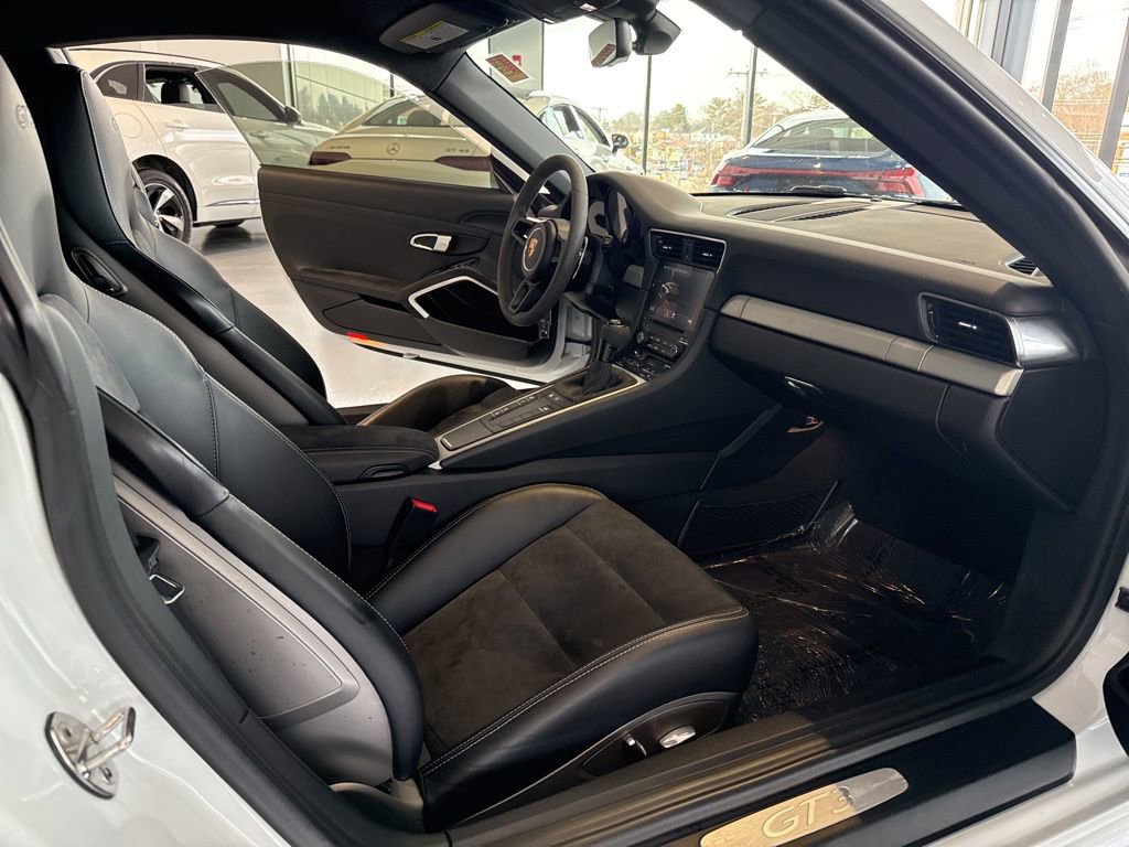 Used 2018 Porsche 911 GT3 image 32