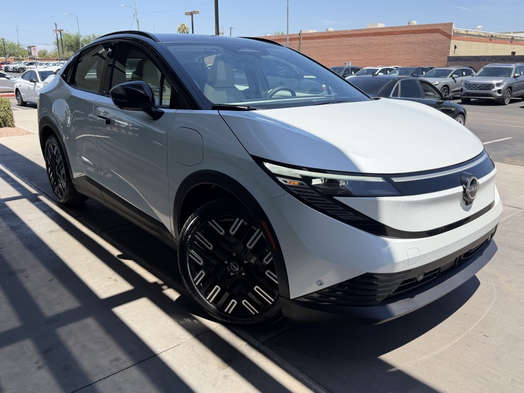 Used 2026 Nissan Leaf Platinum+ w/ Floor Mat Package (Platinum+) FWD image 6