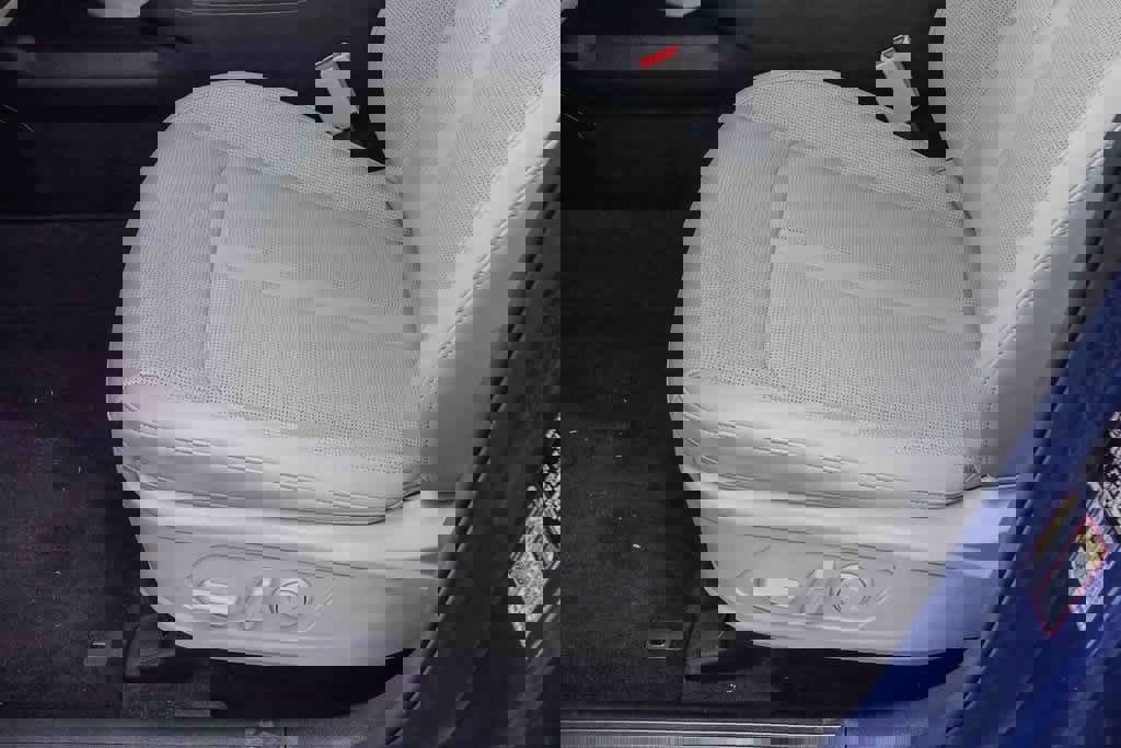 Certified 2024 Kia Sorento EX image 20