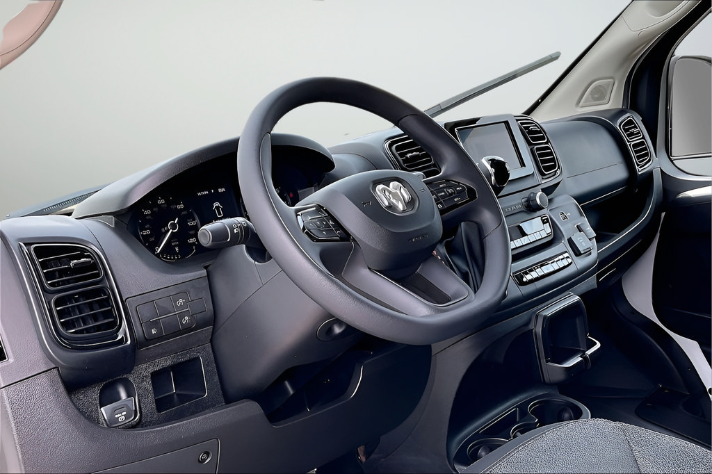 New 2024 RAM ProMaster 2500 w/ Convenience Group FWD image 5