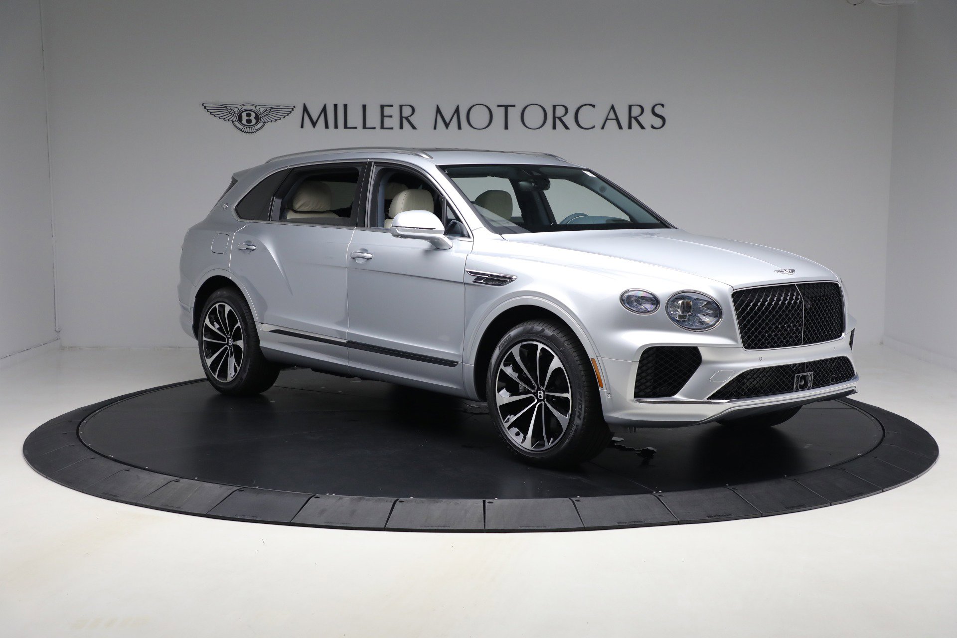 New 2025 Bentley Bentayga Extended Wheelbase image 7