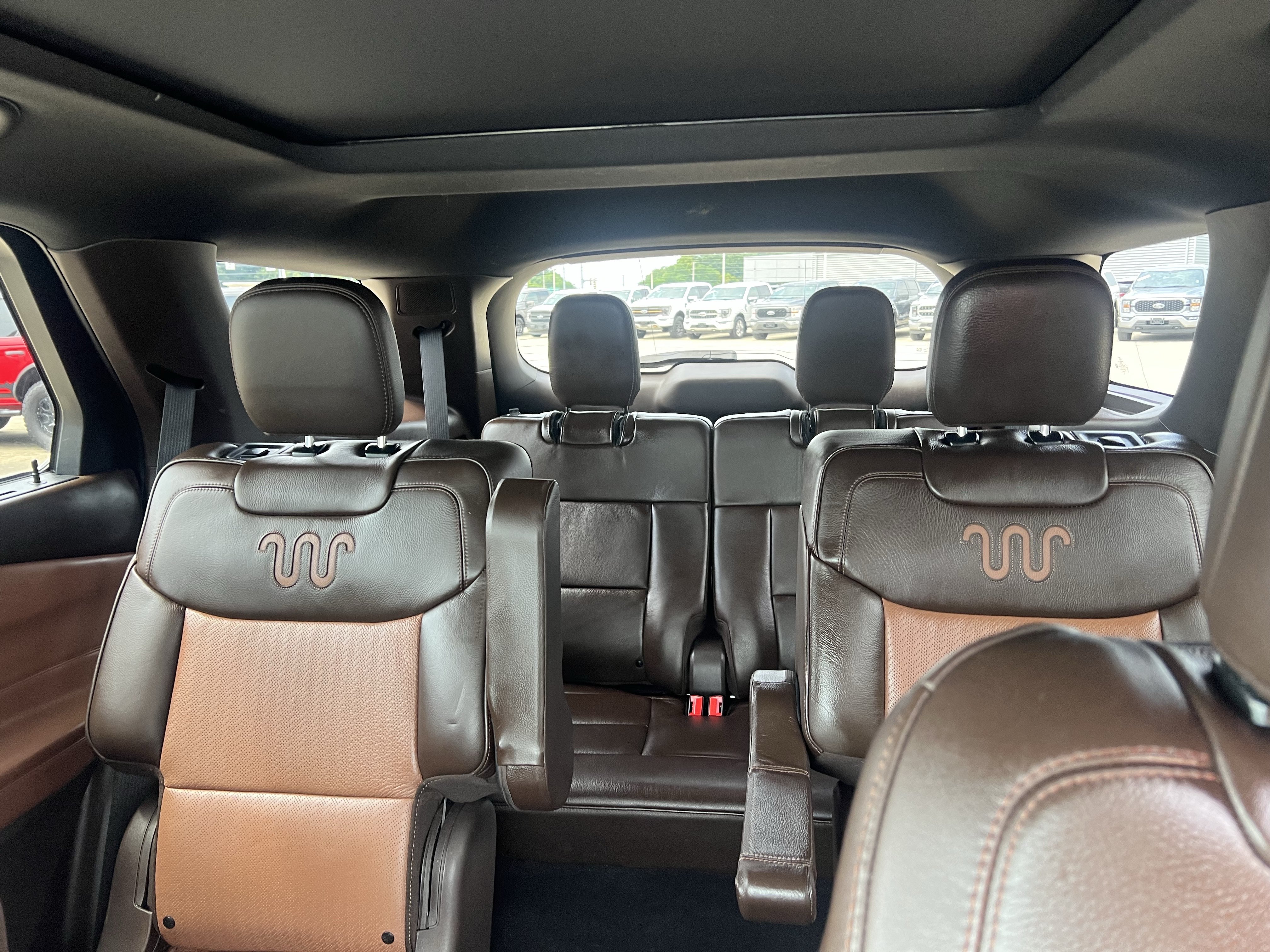 Used 2021 Ford Explorer Limited w/ Equipment Group 301A AWD/4WD image 16