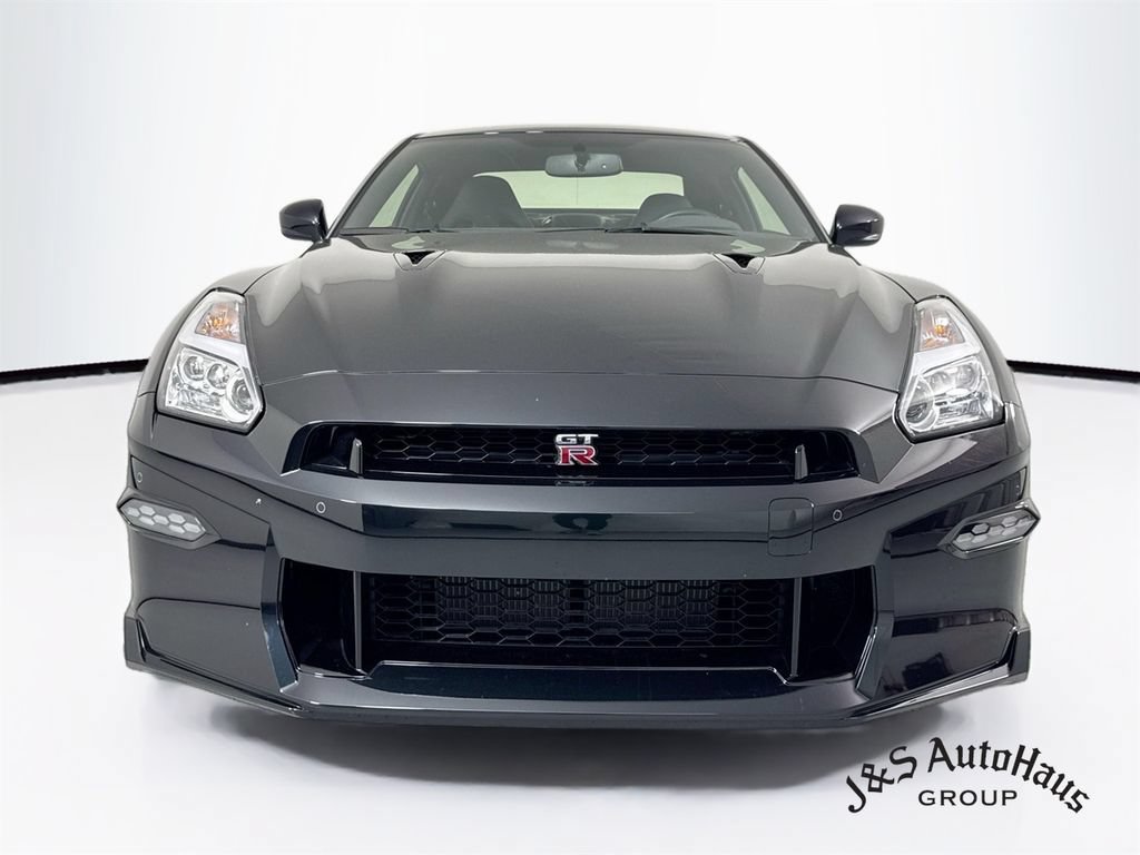Used 2024 Nissan GT-R w/ Floor Mat Package AWD/4WD image 2