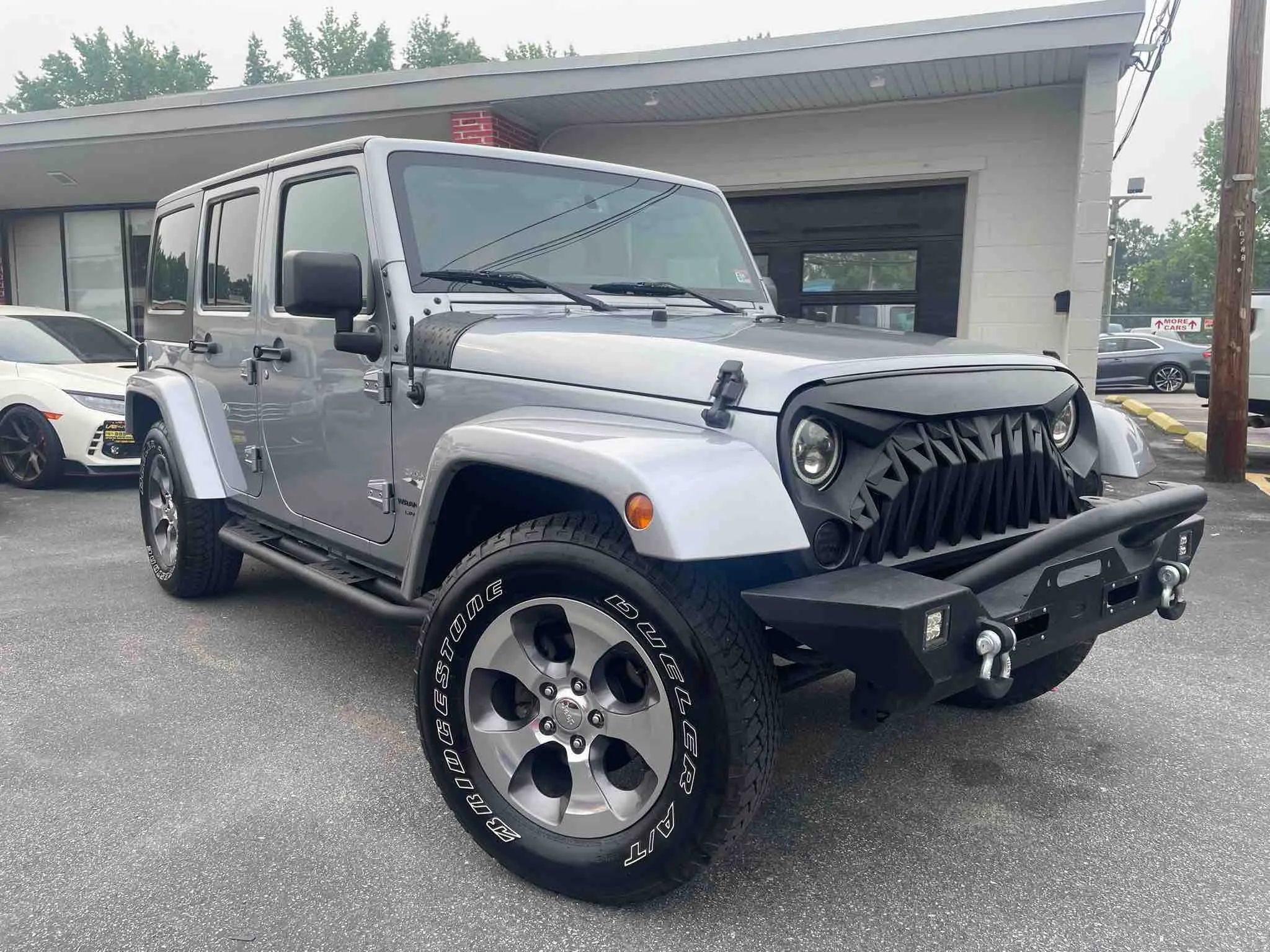 Used 2018 Jeep Wrangler Unlimited Sahara image 1