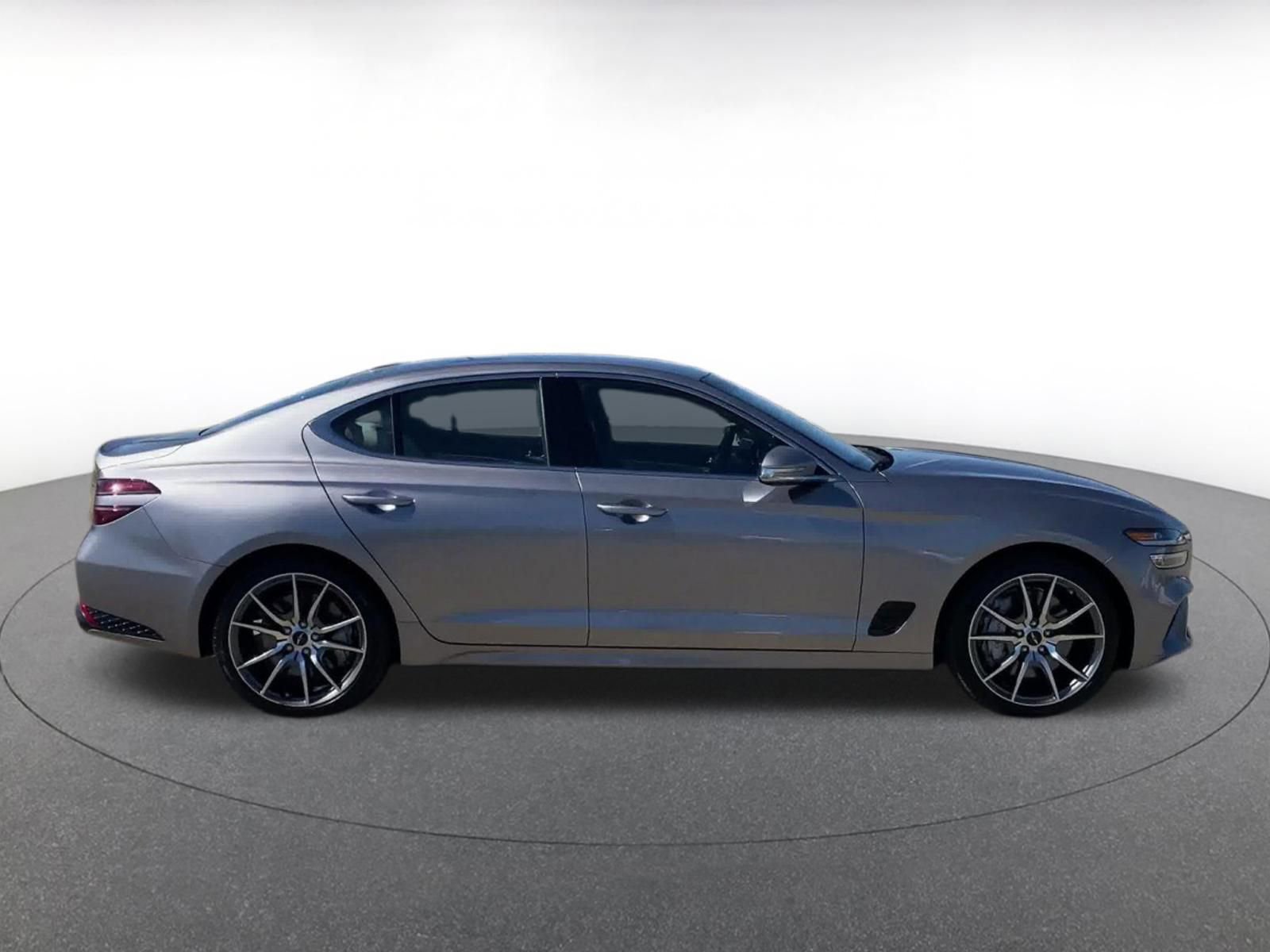 Used 2025 Genesis G70 2.5T image 16