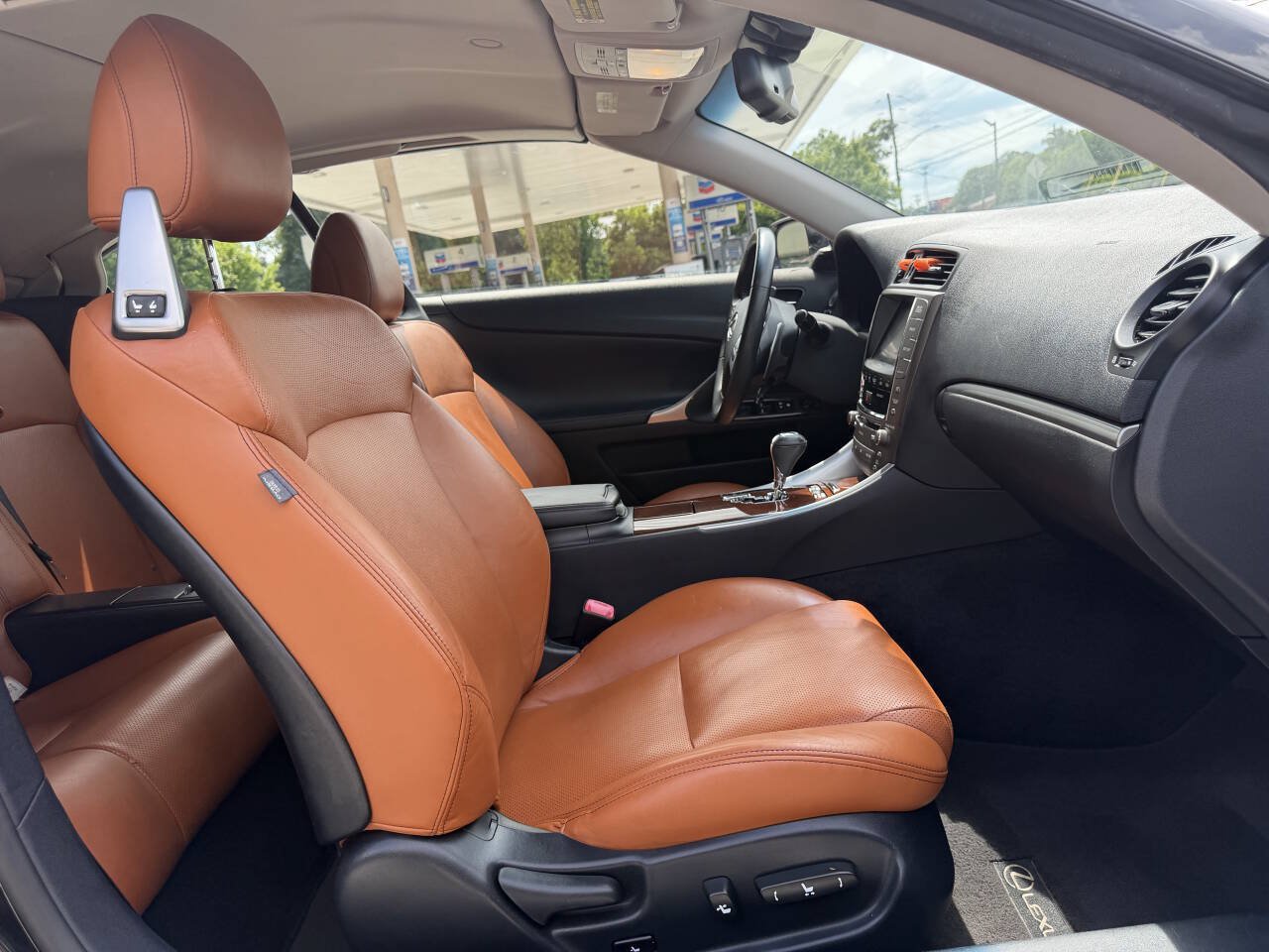 Used 2011 Lexus IS 250C w/ Luxury Pkg RWD image 6