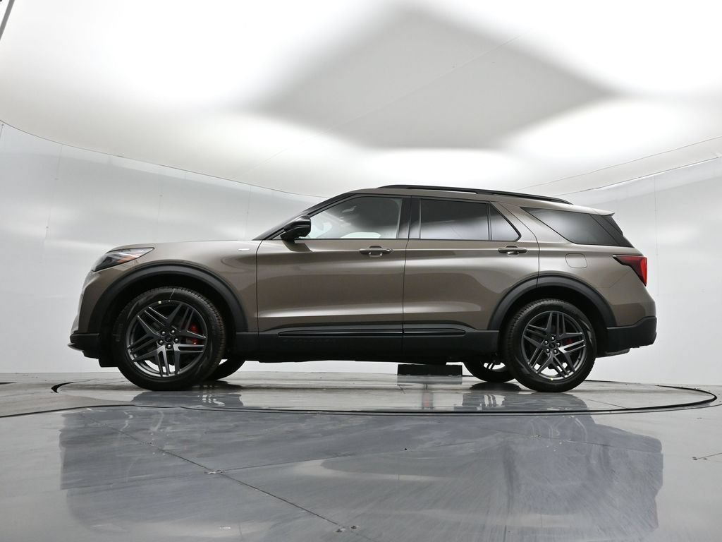 New 2026 Ford Explorer ST-Line w/ ST-Line Street Pack RWD image 7