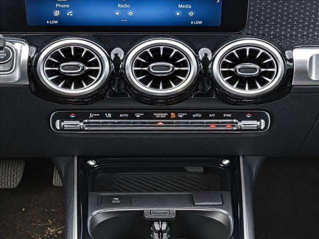 Used 2024 Mercedes-Benz GLB 250 image 20