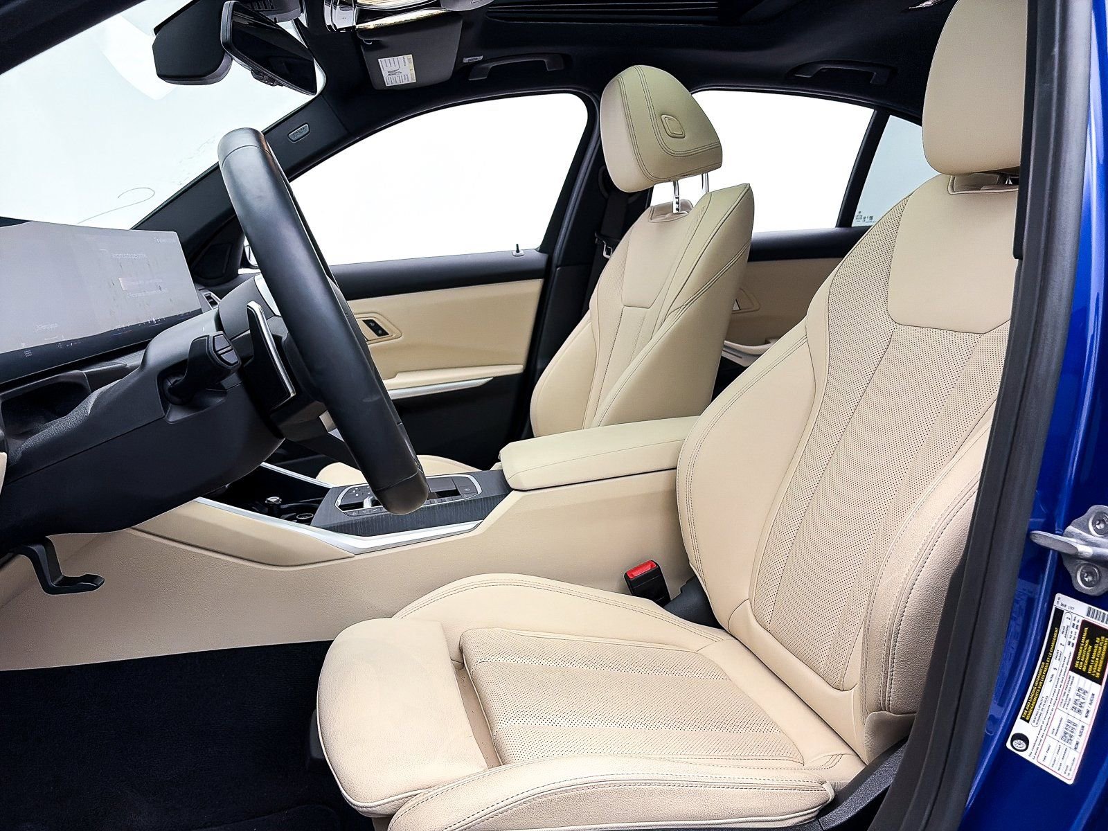 Used 2025 BMW 330i Sedan w/ M Sport Package image 19