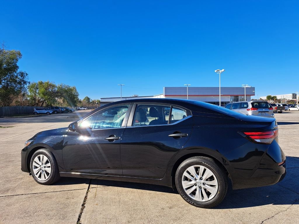 Used 2024 Nissan Sentra S image 7