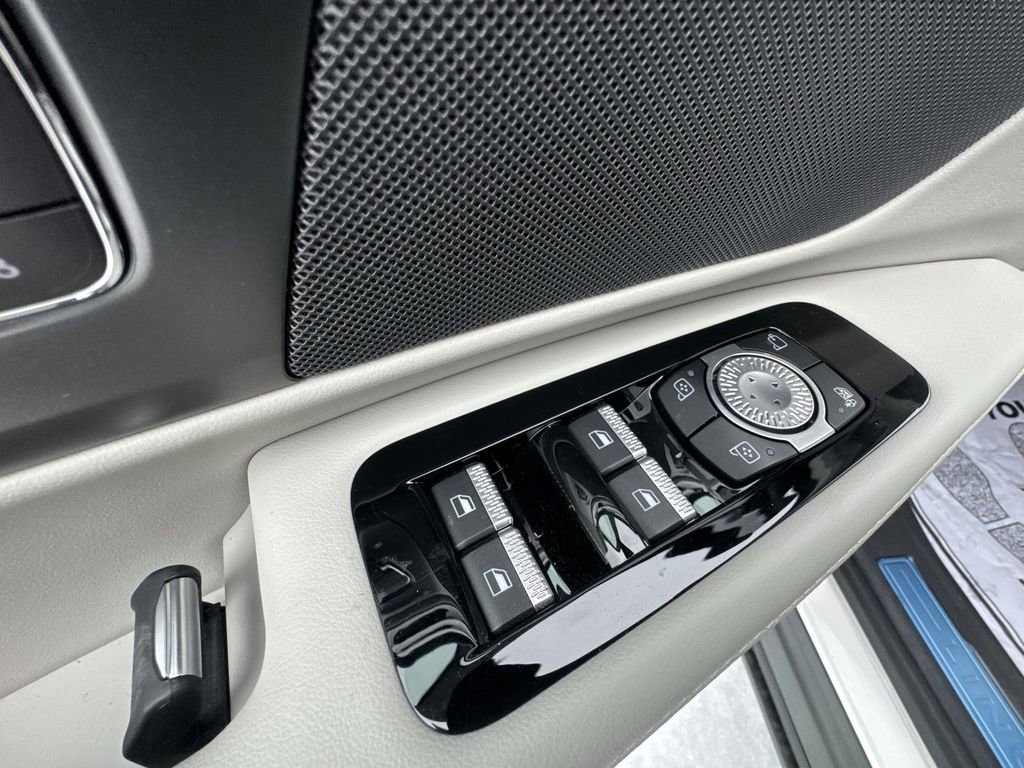 New 2026 Lincoln Nautilus Premier image 13