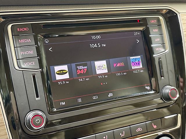 Used 2018 Volkswagen Passat 2.0T SEL Premium image 17