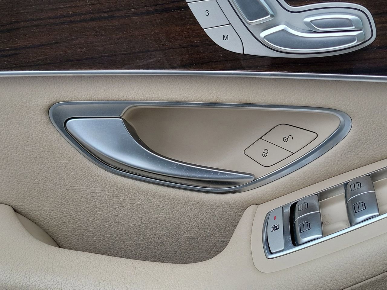 Certified 2022 Mercedes-Benz GLC 300 image 23